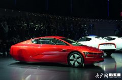 目前XL1双座车型欧洲起售价为11万欧